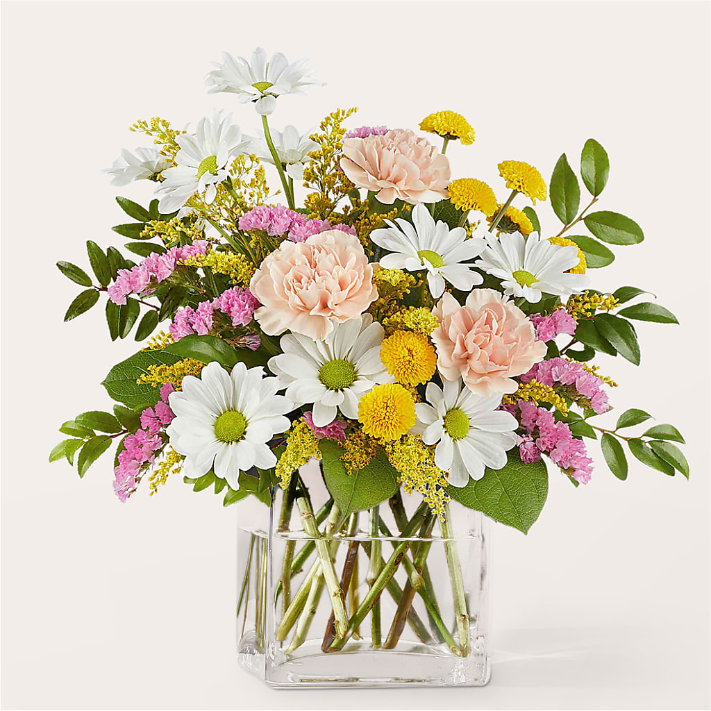 Country Cottage Bouquet – THE MOST BLOOMS & MORE, Grand Bay AL
