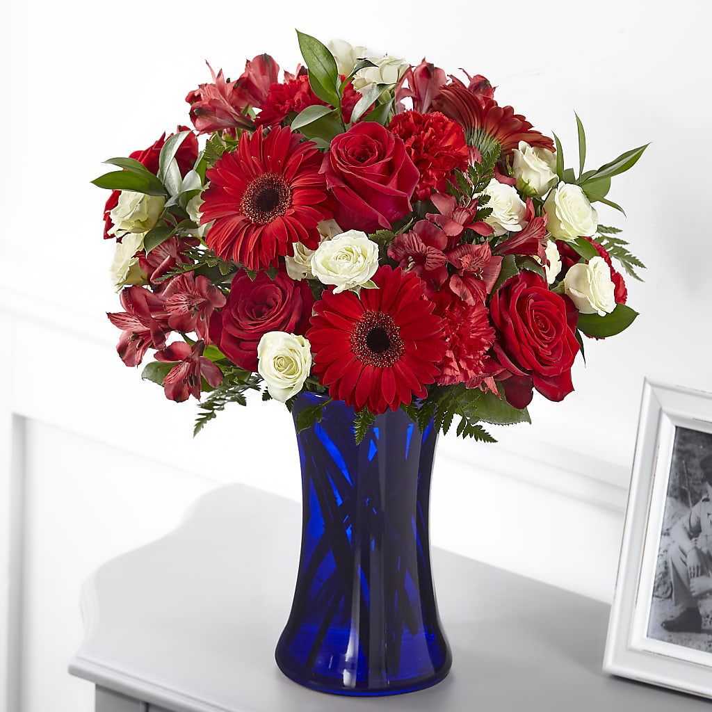 Hearts Embrace Bouquet – THE MOST BLOOMS & MORE, Grand Bay AL
