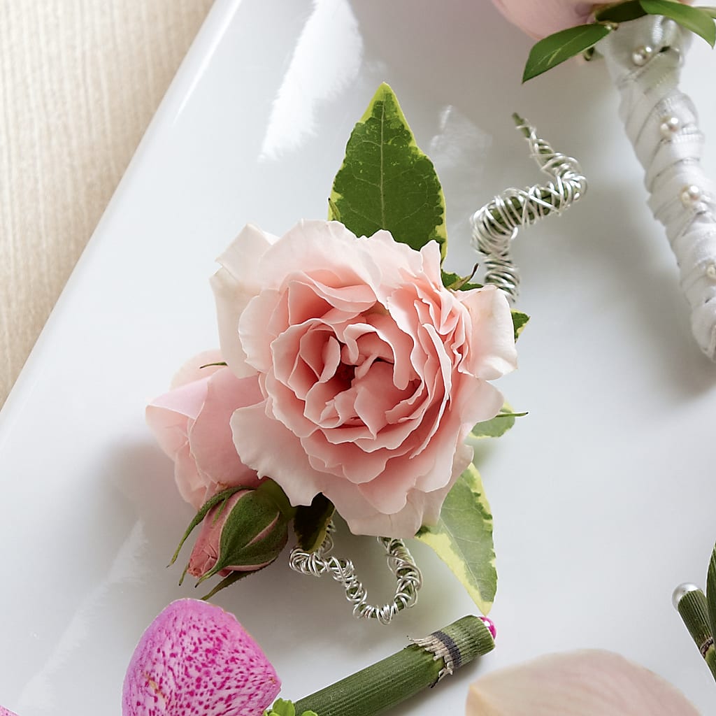 Pink Spray Rose Boutonniere – THE MOST BLOOMS & MORE, Grand Bay AL