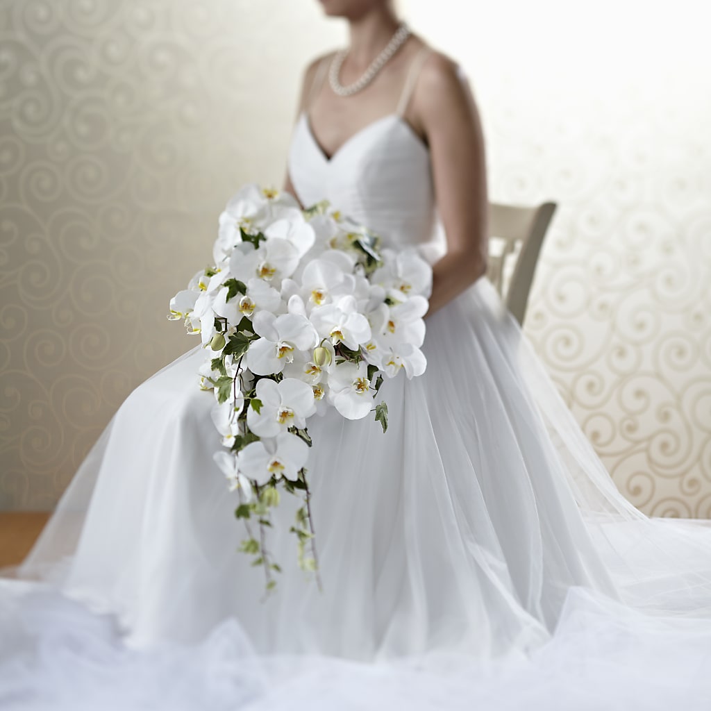 Classic White Bouquet – THE MOST BLOOMS & MORE, Grand Bay AL