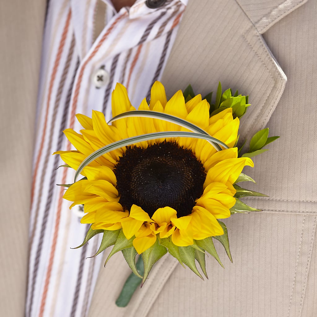 Free Spirit Boutonniere – THE MOST BLOOMS & MORE, Grand Bay AL