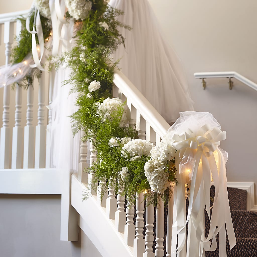 Champagne Dreams Garland – THE MOST BLOOMS & MORE, Grand Bay AL