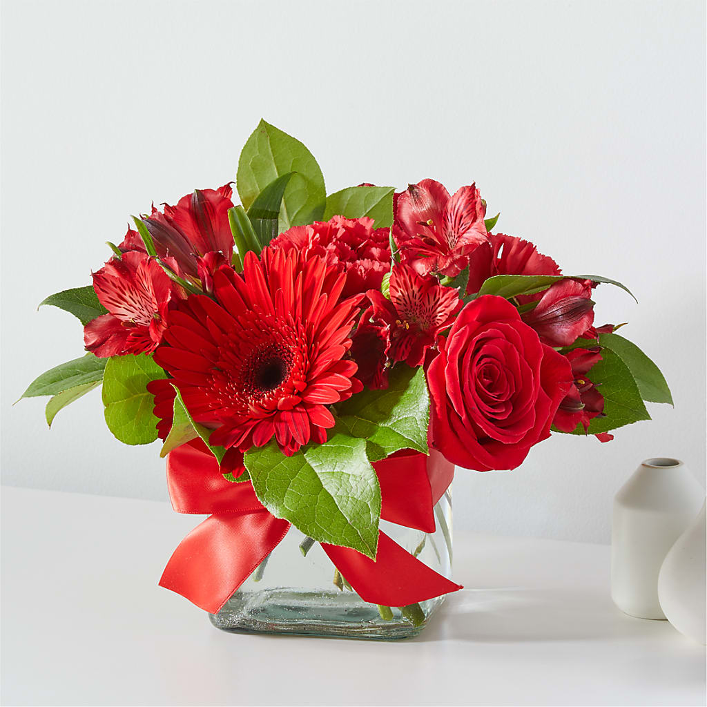 Red Hot Bouquet – THE MOST BLOOMS & MORE, Grand Bay AL