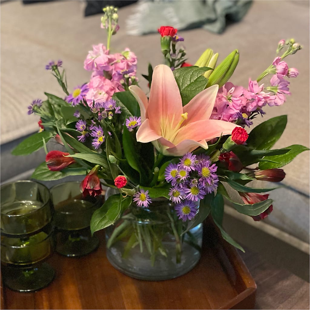 Romantique Bouquet – THE MOST BLOOMS & MORE, Grand Bay AL