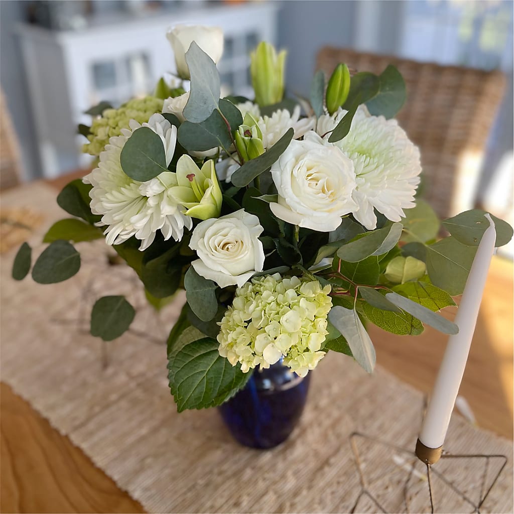 Snowy Dreams Bouquet – THE MOST BLOOMS & MORE, Grand Bay AL