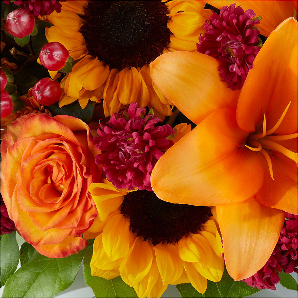 Grateful Centerpiece – THE MOST BLOOMS & MORE, Grand Bay AL
