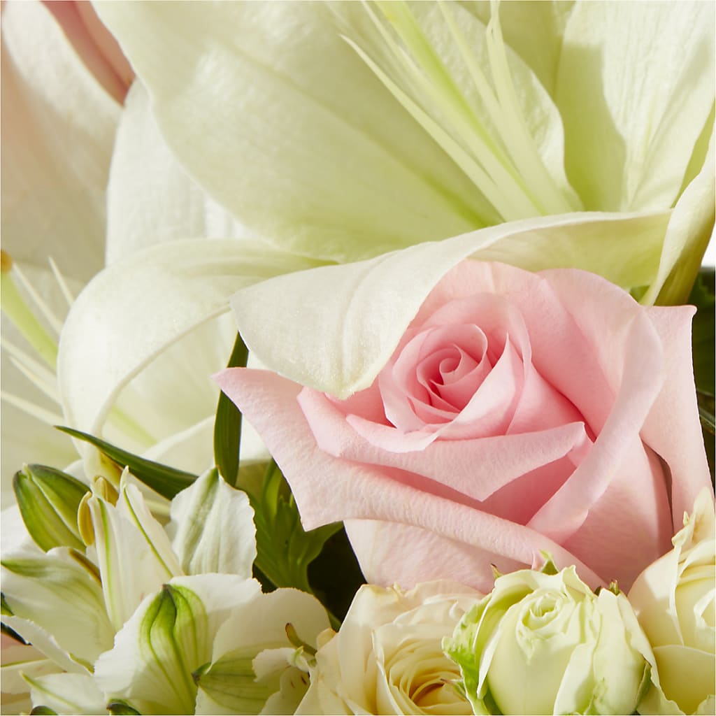 Kindhearted Bouquet – THE MOST BLOOMS & MORE, Grand Bay AL
