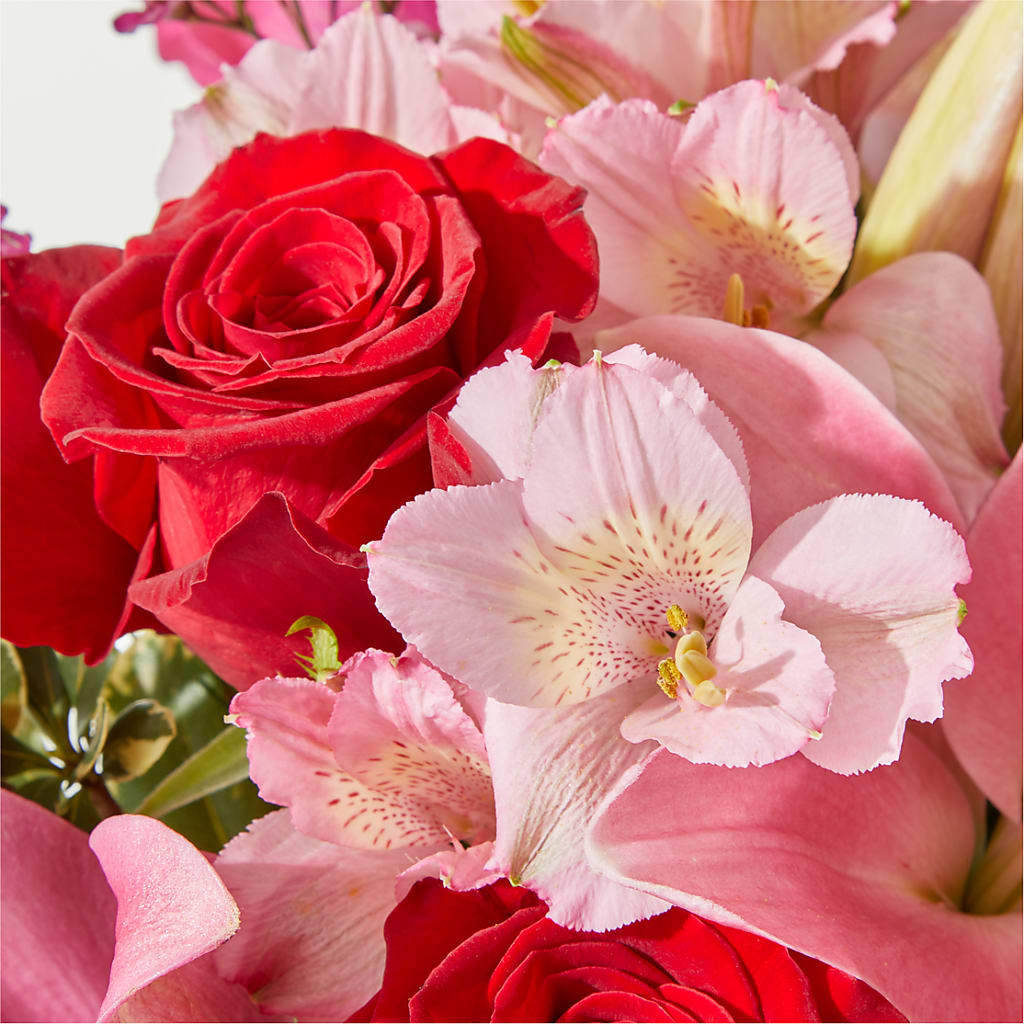 Lucky in Love Bouquet – THE MOST BLOOMS & MORE, Grand Bay AL