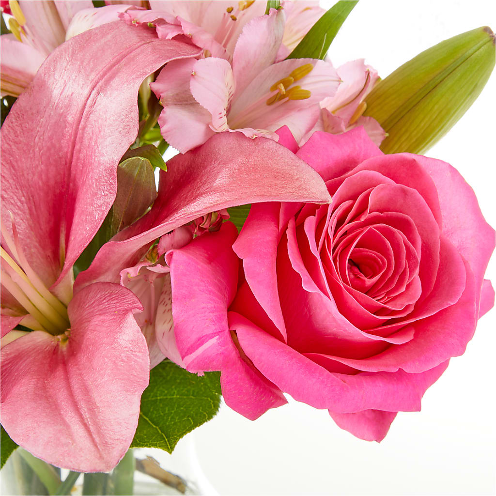 Lots of Love Bouquet – THE MOST BLOOMS & MORE, Grand Bay AL