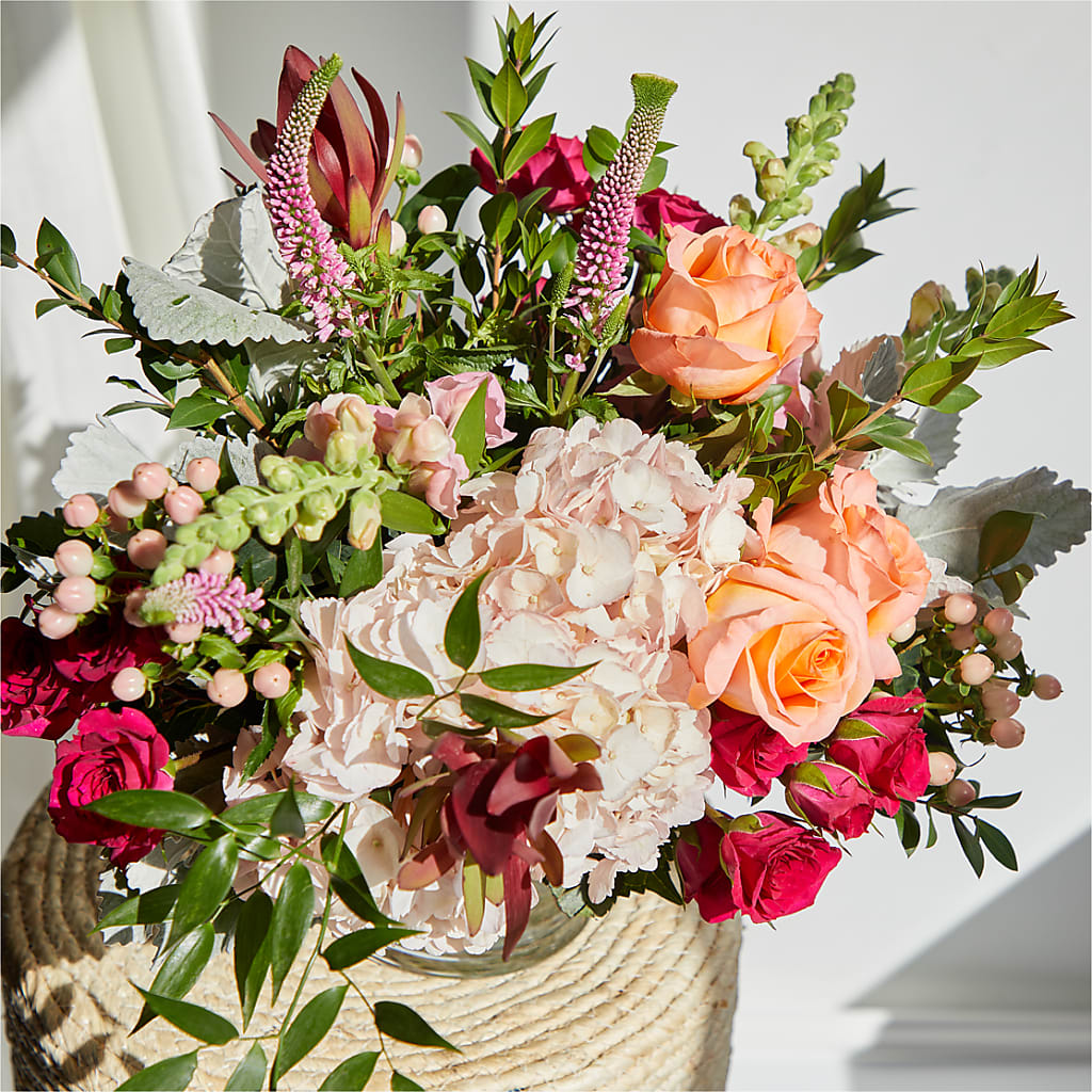 Glitz & Glam Bouquet – THE MOST BLOOMS & MORE, Grand Bay AL